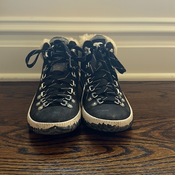 Sorel Waterproof Faux Fur Lined Boot Size 6 - Picture 7 of 12